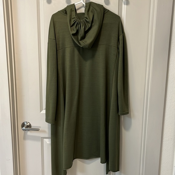 Women’s hi/lo top. - Picture 5 of 5